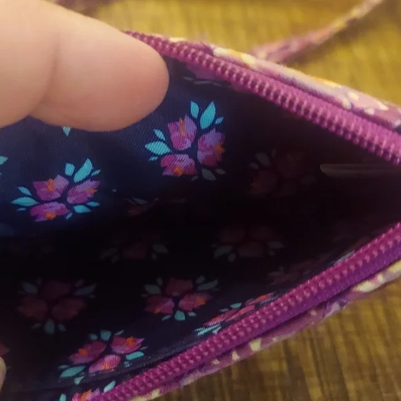 Vera Bradley ID holder & lanyard - Picture 4 of 5